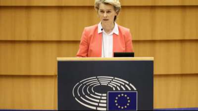 Von der Leyen fordert nach "Sofagate"-Aff&auml;re mehr Einsatz der EU f&uuml;r Frauenrechte