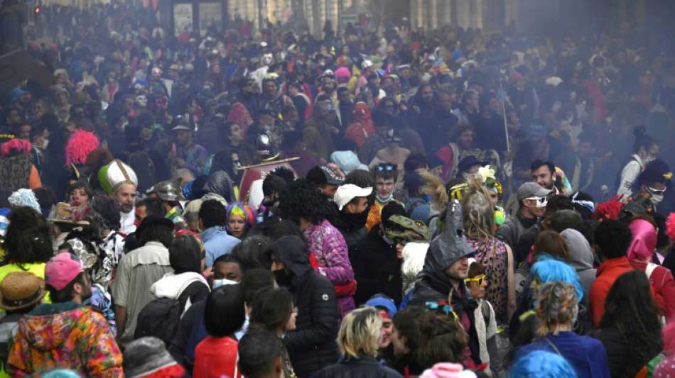 Tausende feiern trotz Corona-Auflagen Karneval in Marseille