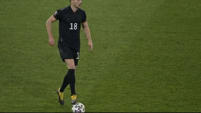 Fu&szlig;ball: L&ouml;w setzt auf Island-Elf - Leon Goretzka kann spielen