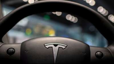Tesla meldet erstmals mehr als eine Milliarde Dollar Quartalsgewinn