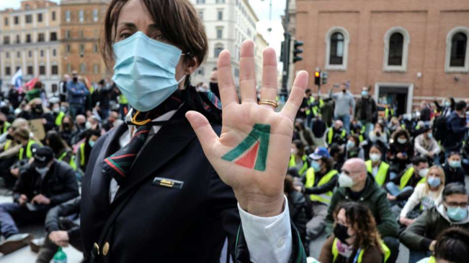 Tausend Alitalia-Mitarbeiter demonstrieren in Rom für Rettung der Airline