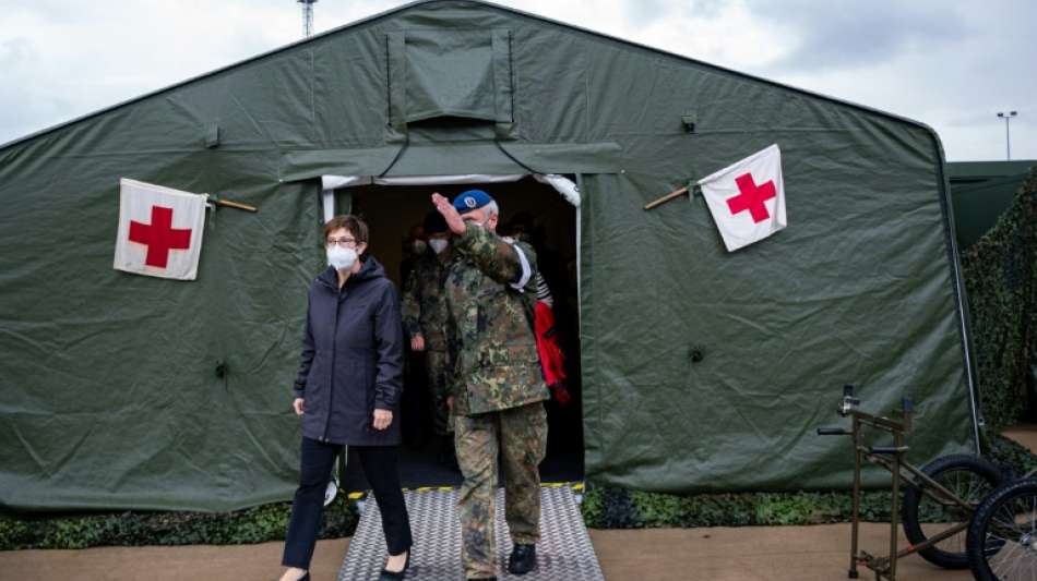 Kramp-Karrenbauer kündigt "schnellstmögliche" Rückführungen aus Afghanistan an 