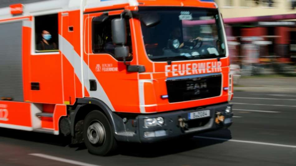 Großer Feuerwehreinsatz wegen Lagerfeuers in Wohnzimmer in Schwäbisch Hall