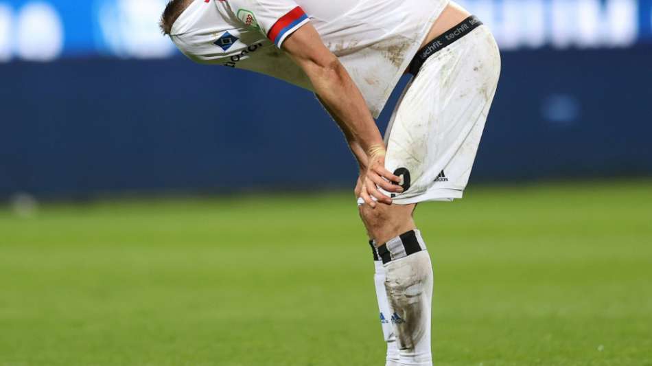 Fu&szlig;ball: R&uuml;ckschlag f&uuml;r den HSV, nur 1:2 gegen Darmstadt 98