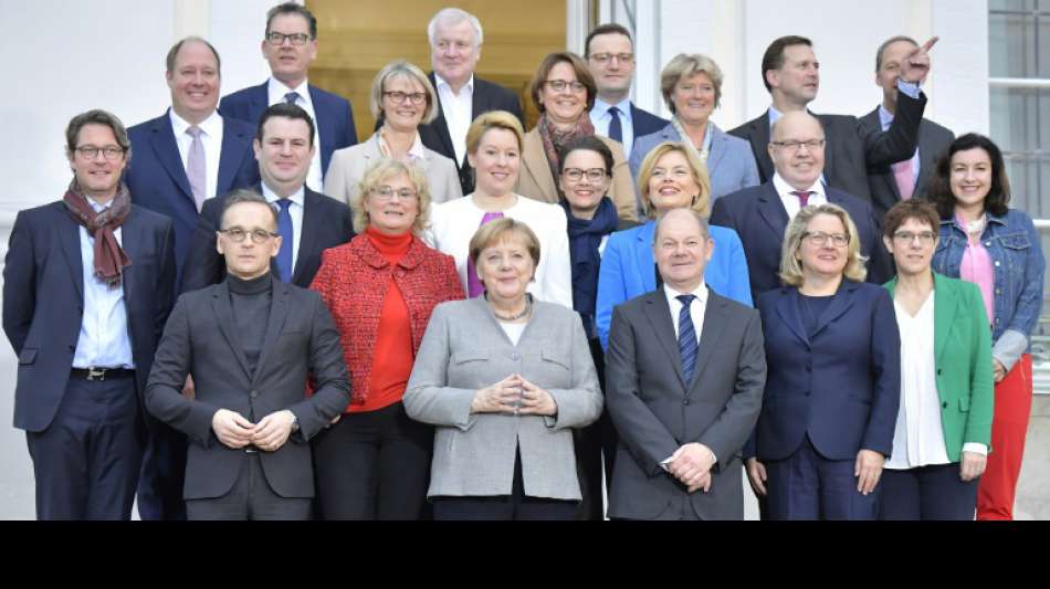 Merkel arbeitet "gut und gern" mit allen Ministern ihres Kabinetts zusammen