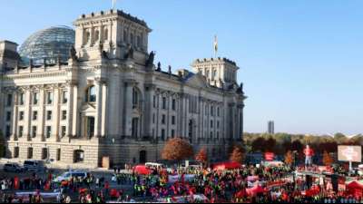 Metall-Besch&auml;ftigte fordern fairen Wandel der Industrie