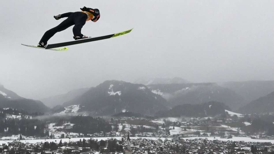 Geiger zur Halbzeit in Oberstdorf Dritter - Freund disqualifiziert