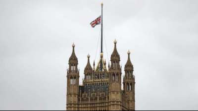 Handel Gro&szlig;britanniens mit EU wegen vollzogenen Brexits drastisch eingebrochen