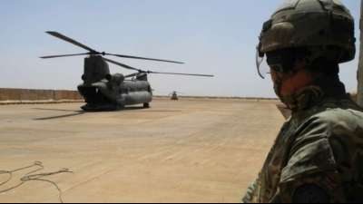 Bundestag billigt Verlängerung von Bundeswehreinsätzen in Mali und vor Somalia