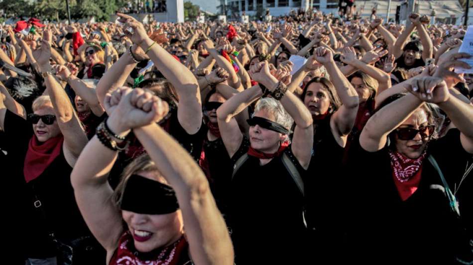 Tausende Frauen in Chile protestieren gegen Unterdrückung und sexuelle Gewalt