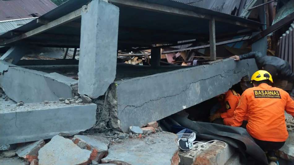 Mehr als 40 Tote und hunderte Verletzte durch Erdbeben in Indonesien
