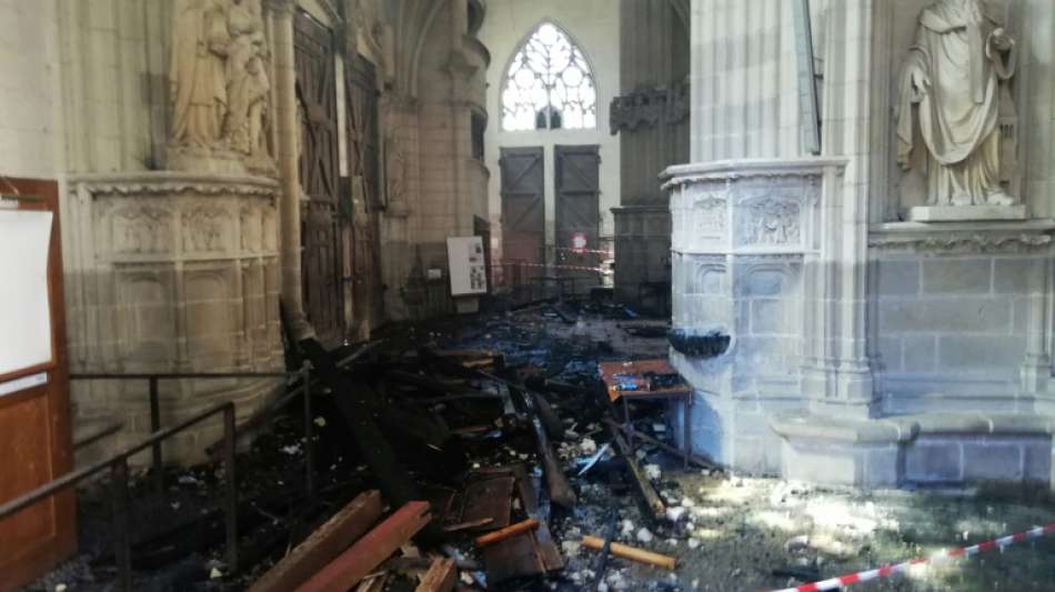Ermittler tappen nach Brand in Kathedrale von Nantes im Dunkeln