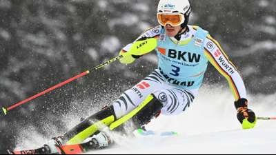 Slalom in Flachau: Straßer scheidet aus, Foss-Solevaag führt