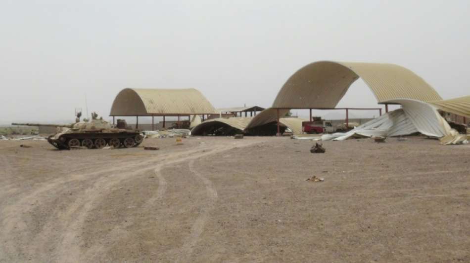 Mehr als 30 Tote bei Angriffen auf Luftwaffenstützpunkt im Jemen