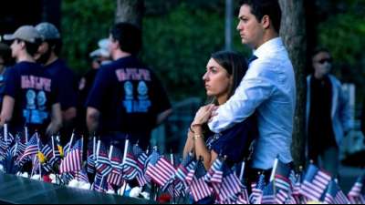 Berliner Feuerwehr w&uuml;rdigt bei 9/11 verstorbene Kollegen mit Gedenkgottesdienst