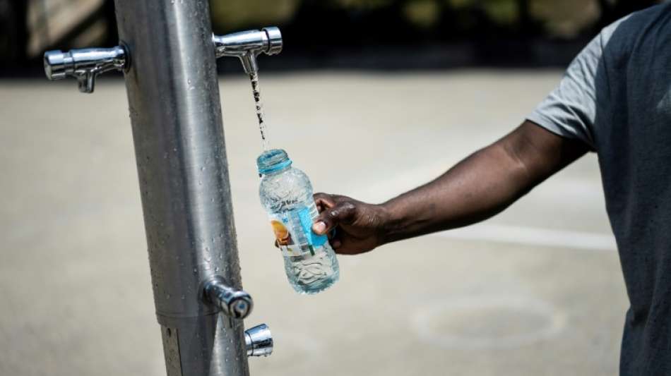 Gesundheit: Stilles Mineralwasser oft massiv mit Keimen belastet