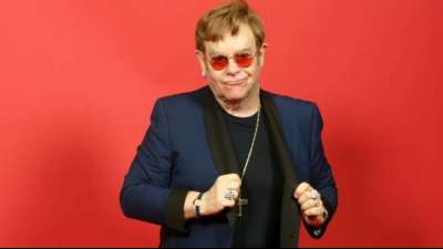 Superstar Elton John muss sich an der H&uuml;fte operieren lassen