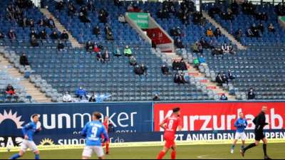 Virologin Brinkmann h&auml;lt Fu&szlig;ballspiele mit Zuschauern noch f&uuml;r verzichtbar