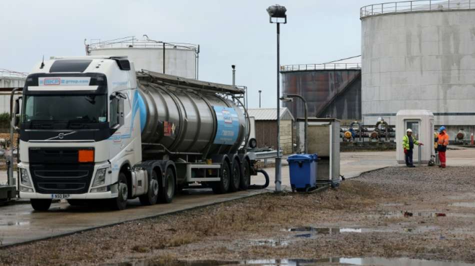 Britisches Milit&auml;r beginnt mit Treibstofflieferungen an Tankstellen