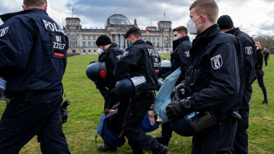 Polizeigewerkschaft fordert mehr Unterst&uuml;tzung f&uuml;r Orsdnungsh&uuml;ter in der Pandemie