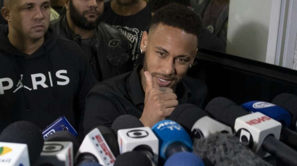 Vergewaltigungsvorwurf: Fußballstar Neymar sagt vor Polizei aus
