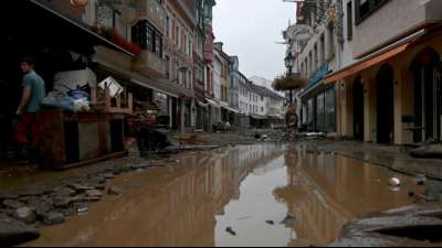 Versicherungen: Gesamtschaden der Flutkatastrophe höher als bisher geschätzt 