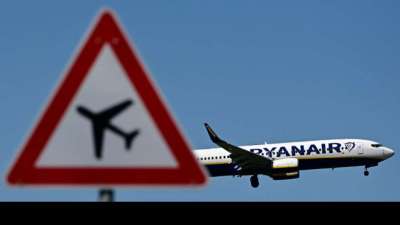 Fluggesellschaft Ryanair rutscht weiter tiefer in die roten Zahlen 