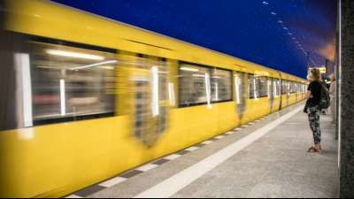 Berlin: Polizei stellt Graffiti-Sprayer bei Beschmieren von U-Bahn
