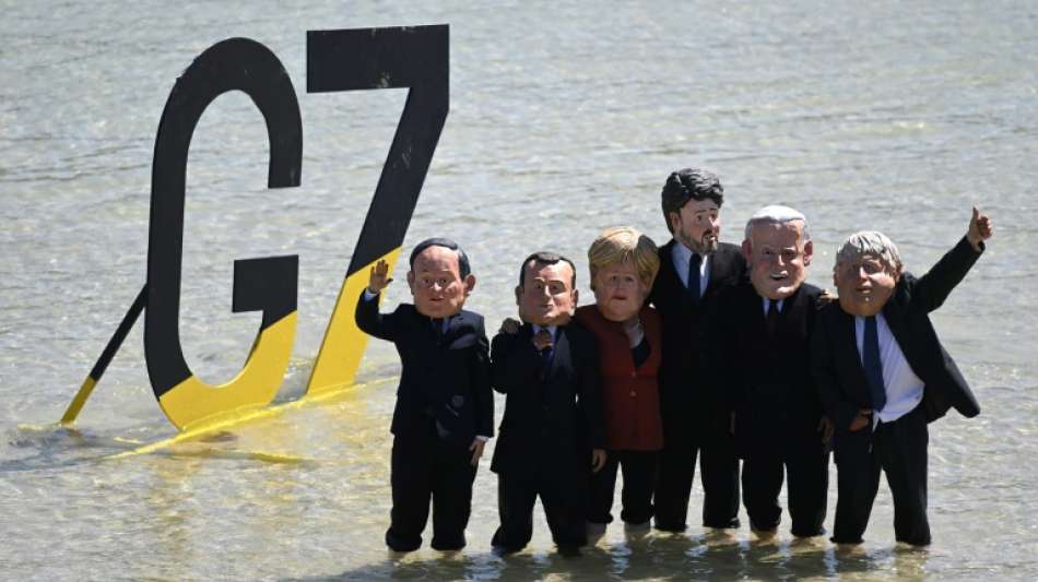 Klima-Aktivisten beginnen Besetzungs-Aktion in der Nähe des Eiffel-Turms