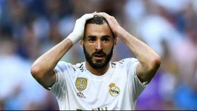 Franz&ouml;sischer Fu&szlig;ballstar Benzema soll in Sexvideo-Aff&auml;re im Oktober vor Gericht