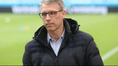 Nach Fan-Angriffen: Knäbel stellt Schalke-Profis Auflaufen frei