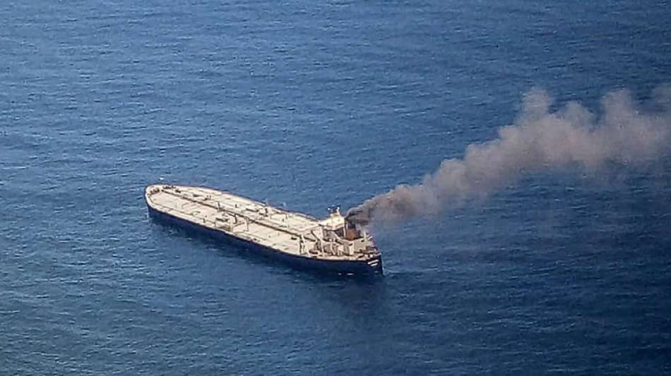 Greenpeace warnt wegen Feuers auf Öltanker vor Sri Lanka vor Umweltkatastophe