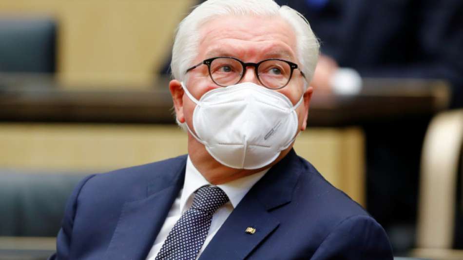 Steinmeier: Gesundheits- und Pflegekr&auml;fte leisten Beitrag zum Zusammenhalt 