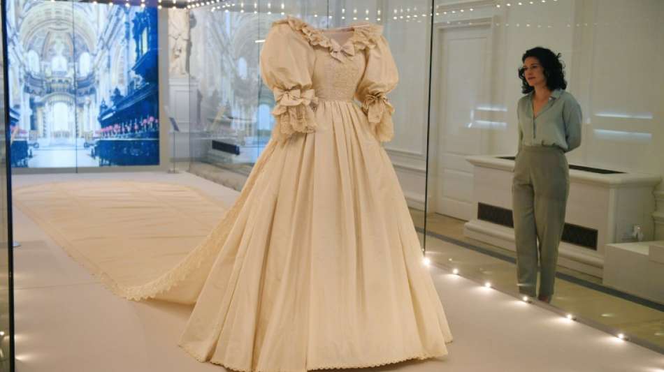 Dianas Hochzeitskleid in k&ouml;niglicher Modeausstellung gezeigt