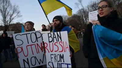 Frankreich rechnet mit baldiger Einigung auf Ausschluss Russlands aus Swift