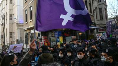 T&uuml;rkei: Demo gegen Austritt aus Abkommen gegen Frauen-Gewalt