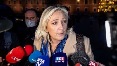 Rechte Parteien Europas planen in Warschau den Schulterschluss