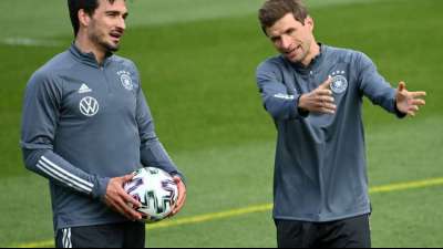 EM-Test gegen D&auml;nemark mit Hummels und M&uuml;ller - Kroos dabei