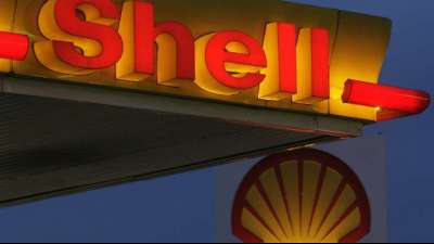 Aktion&auml;re von Shell stimmen f&uuml;r Verlegung von Steuersitz nach Gro&szlig;britannien