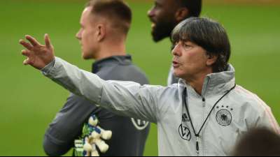 Pause f&uuml;r Neuer: L&ouml;w wechselt gegen Nordmazedonien die Torh&uuml;ter