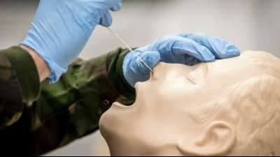 Chef der Bundes&auml;rztekammer kritisiert neue Corona-Ma&szlig;nahmen als unzureichend