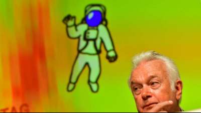 FDP-Vize Kubicki genie&szlig;t Wein gerne schon zum Mittagessen