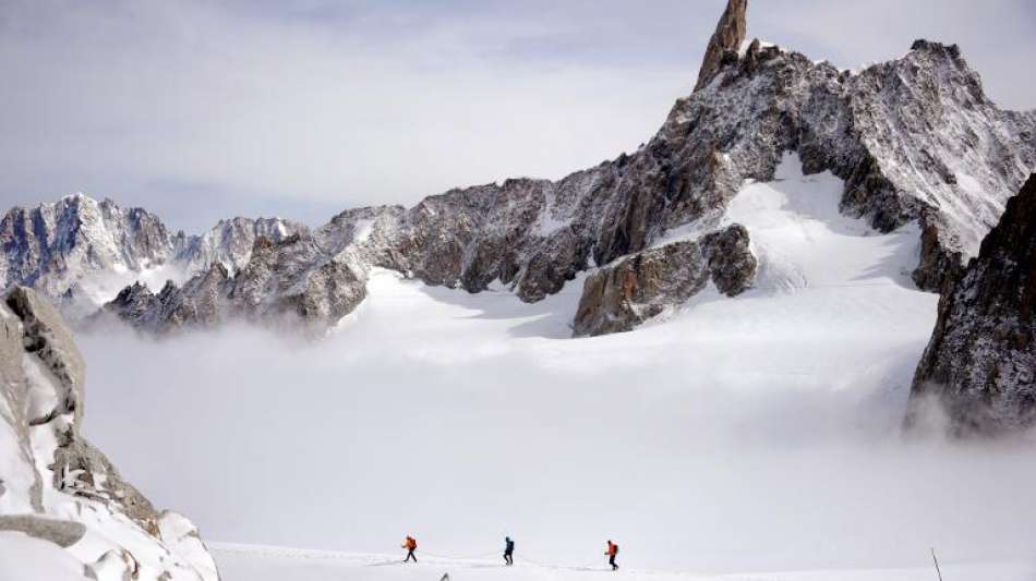 Bergsteiger darf die Hälfte der Edelsteine nach Fund auf Mont Blanc behalten