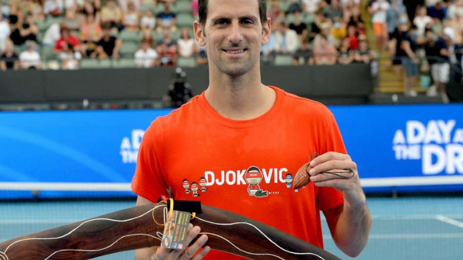 Djokovic bei Rückkehr auf den Tennisplatz mit Kurzprogramm
