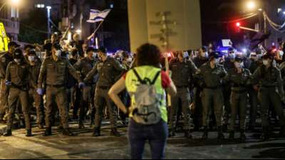 Ungeachtet strikter Corona-Regeln erneut Proteste gegen Netanjahu