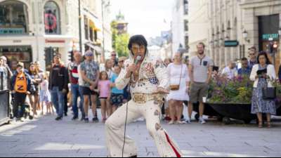 Norweger stellt neuen Weltrekord im Elvis-Singen auf