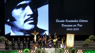 Televisa asegura que mantiene serie sobre astro mexicano Vicente Fern&aacute;ndez