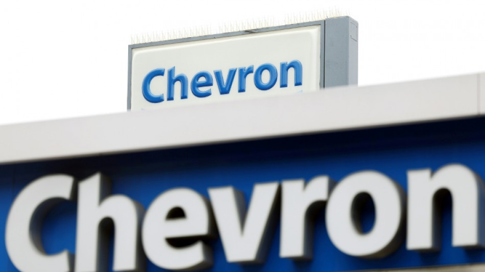 Lower profits at US oil giants amid fall in crude prices