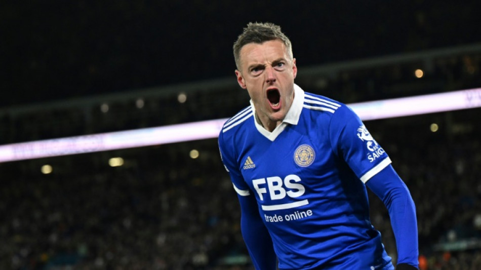 Smith hopes in-form Vardy can help Leicester beat the drop