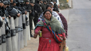 Apoiadores de Evo Morales marcham na Bol&iacute;via para defender sua candidatura